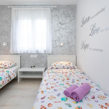 Apartment Blazi นยีวีเซ ภายนอก รูปภาพ