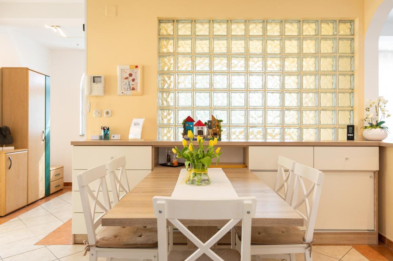 Apartment Blazi นยีวีเซ ภายนอก รูปภาพ
