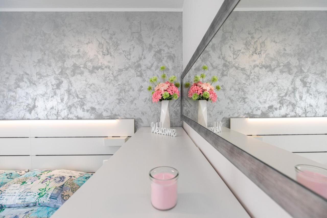 Apartment Blazi นยีวีเซ ภายนอก รูปภาพ